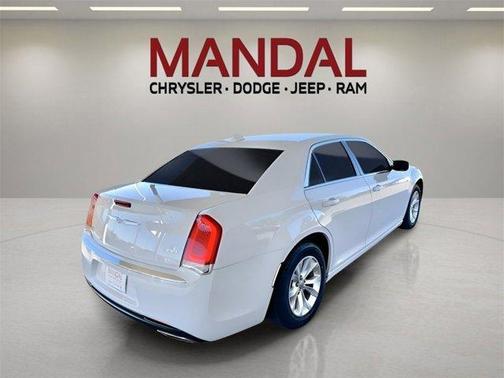 2023 Chrysler 300 Touring