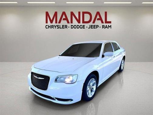 2023 Chrysler 300 Touring