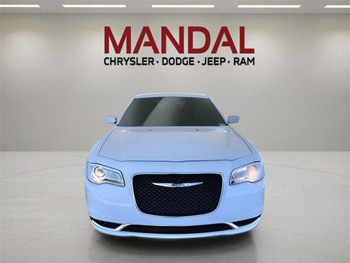 2023 Chrysler 300 Touring