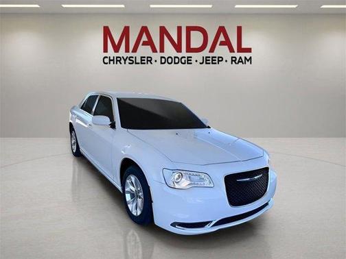 2023 Chrysler 300 Touring