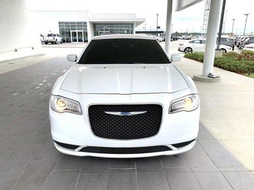 2023 Chrysler 300 Touring