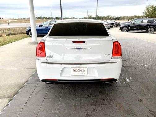 2023 Chrysler 300 Touring