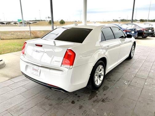 2023 Chrysler 300 Touring