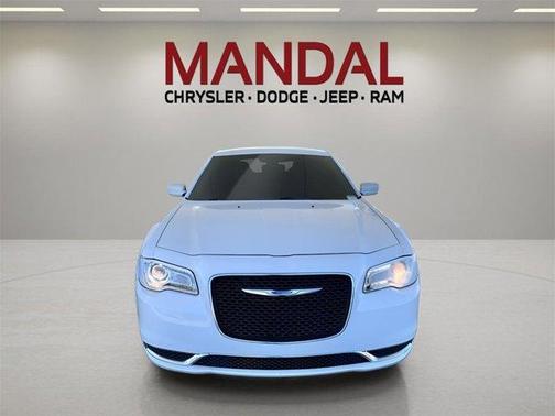 2023 Chrysler 300 Touring