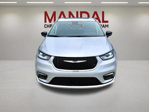 Silver Mist Clearcoat 2024 Chrysler Pacifica Limited