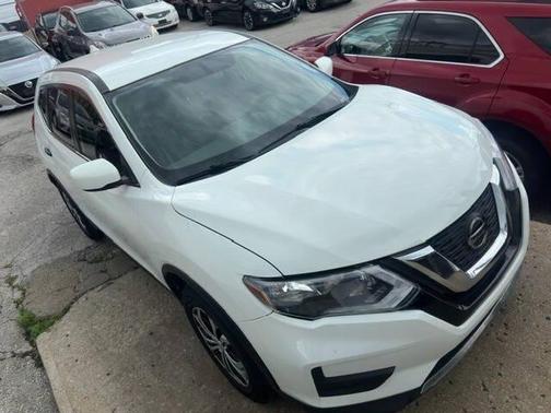 White 2018 Nissan Rogue SV