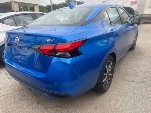 Electric Blue Metallic 2021 Nissan Versa 1.6 SV