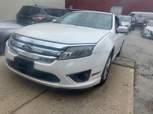 White 2010 Ford Fusion SEL
