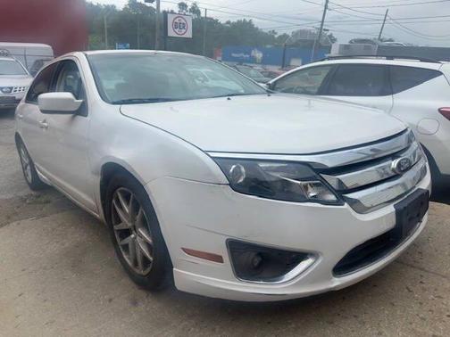 White 2010 Ford Fusion SEL