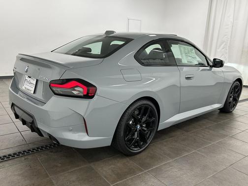 2025 BMW 230 i xDrive