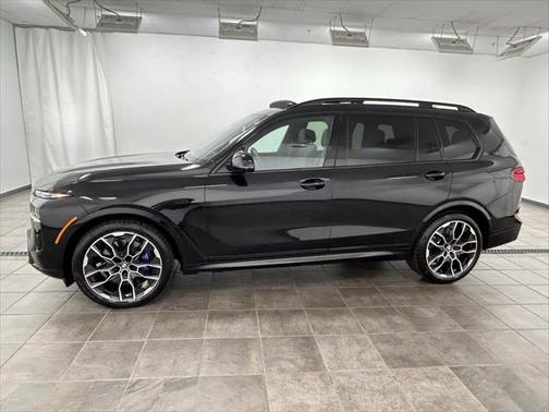 2025 BMW X7 M60i