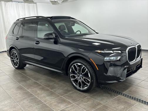 2025 BMW X7 M60i
