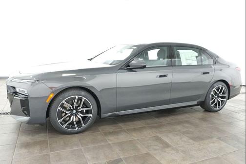 Dravit Grey Metallic 2026 BMW 740 xDrive