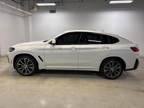 2024 BMW X4 xDrive30i