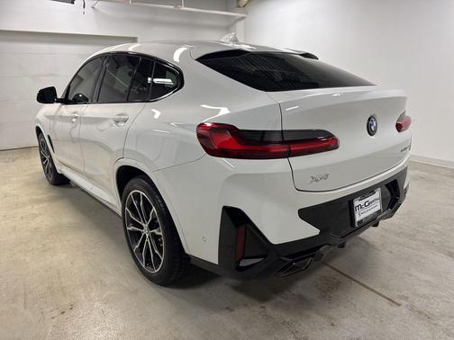2024 BMW X4 xDrive30i