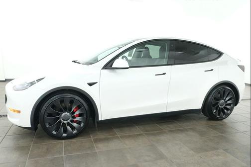 Pearl White Multi-Coat 2022 Tesla Model Y Performance Dual Motor All-Wheel Drive