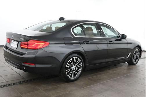 Dark Graphite Metallic 2019 BMW 530 i xDrive