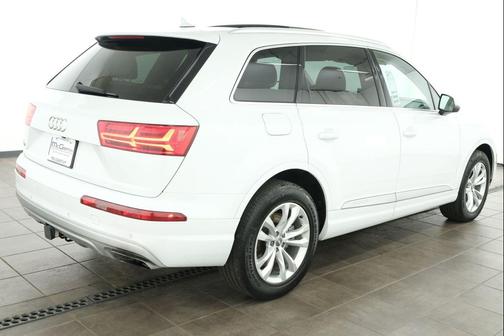 Glacier White Metallic 2019 Audi Q7 55 Premium Plus