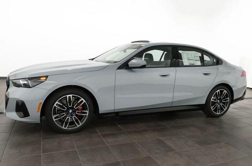 Brooklyn Grey Metallic 2027 BMW 530 i xDrive