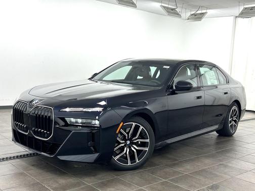 2025 BMW 760 xDrive