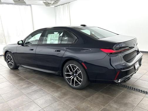 2025 BMW 760 xDrive