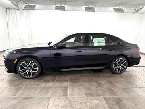 2025 BMW 760 xDrive