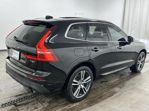 2018 Volvo XC60 T5 Momentum