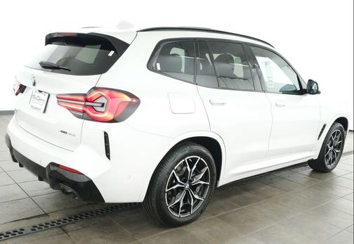 Mineral White Metallic 2024 BMW X3 xDrive30i