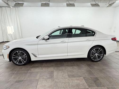 Mineral White Metallic 2023 BMW 530 i xDrive