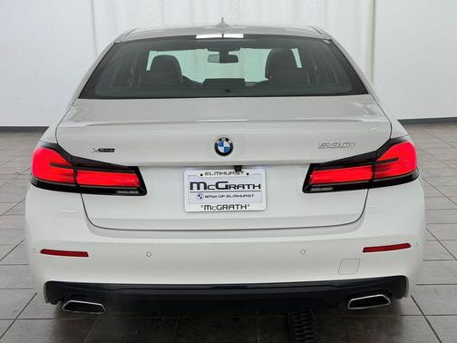 Mineral White Metallic 2023 BMW 530 i xDrive
