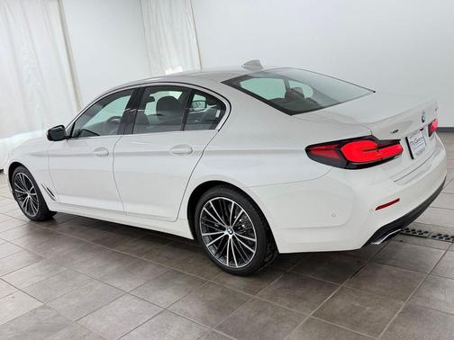Mineral White Metallic 2023 BMW 530 i xDrive
