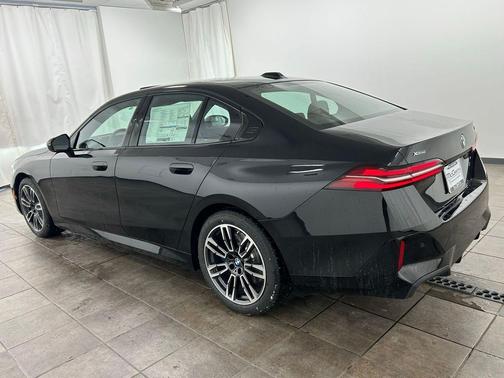 Black Sapphire Metallic 2026 BMW 530 xDrive