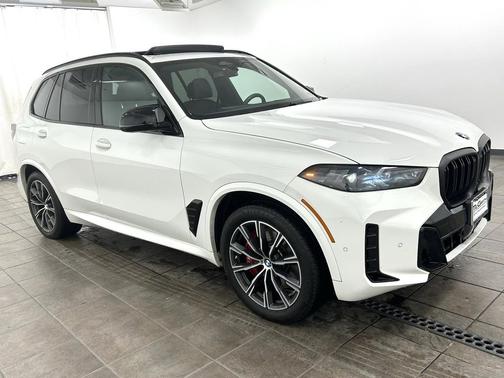 2024 BMW X5 M60i