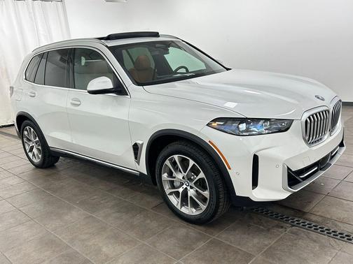 Mineral White Metallic 2026 BMW X5 PHEV xDrive50e