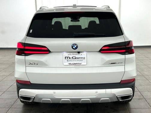 Mineral White Metallic 2026 BMW X5 PHEV xDrive50e