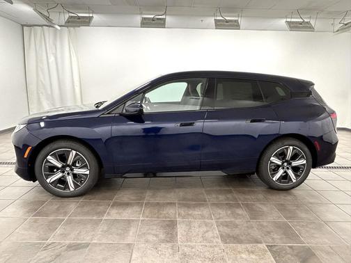 2026 BMW iX xDrive45