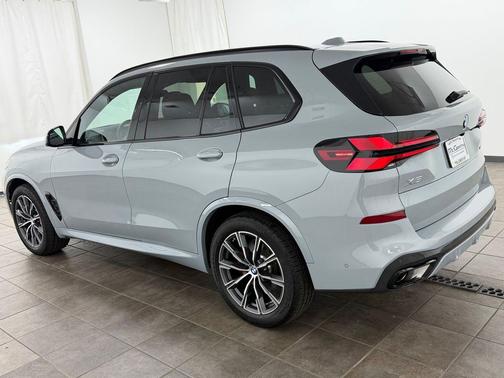 Brooklyn Grey Metallic 2026 BMW X5 xDrive40i