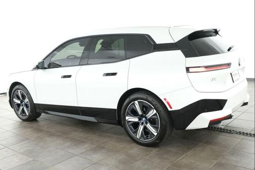 Mineral White Metallic 2023 BMW iX xDrive50