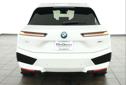 Mineral White Metallic 2023 BMW iX xDrive50