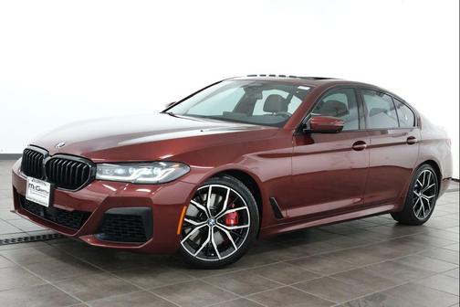 Aventurin Red Metallic 2022 BMW M550 i Xdrive