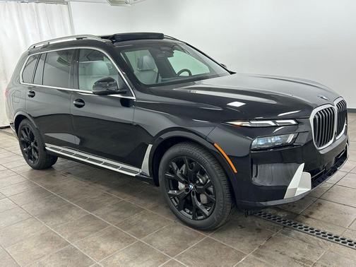 Black Sapphire Metallic 2026 BMW X7 xDrive40i