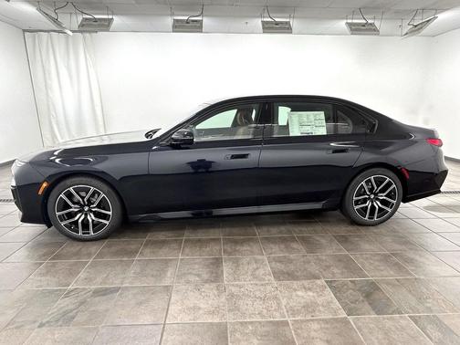 2026 BMW 740 i xDrive