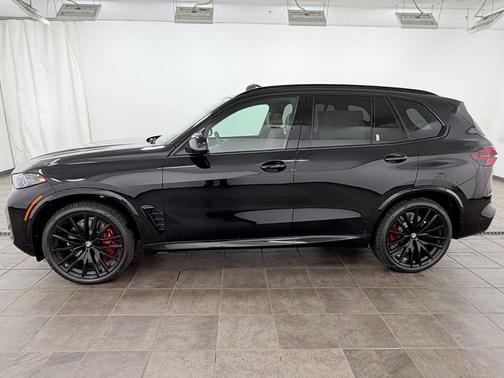 Black Sapphire Metallic 2026 BMW X5 M60i