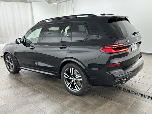 2026 BMW X7 M60i