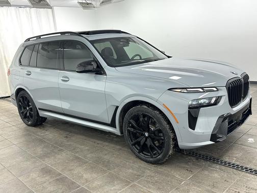 2025 BMW X7 M60i