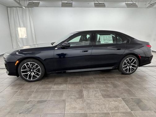 2025 BMW 760 xDrive