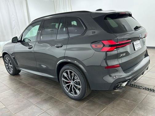 Dravit Grey Metallic 2026 BMW X5 xDrive40i