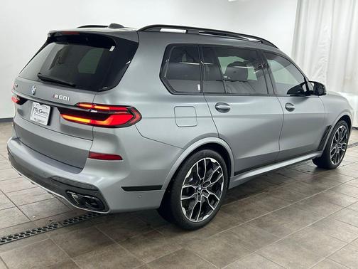Frozen Pure Grey Metallic 2025 BMW X7 M60i