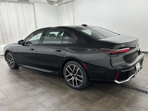 2025 BMW i7 xDrive60