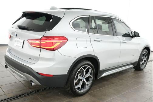 Glacier Silver Metallic 2017 BMW X1 xDrive 28i